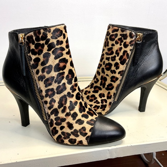 Sofft Boots Womens Size 6.5 Makayla Ankle Boot Black Leather Pointed Zip Leopard - Picture 5 of 15